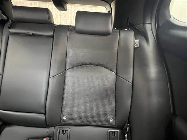 Lexus UX 60