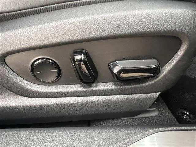 Lexus UX 36