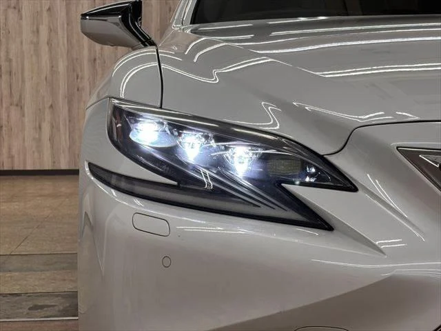 Lexus LS 26