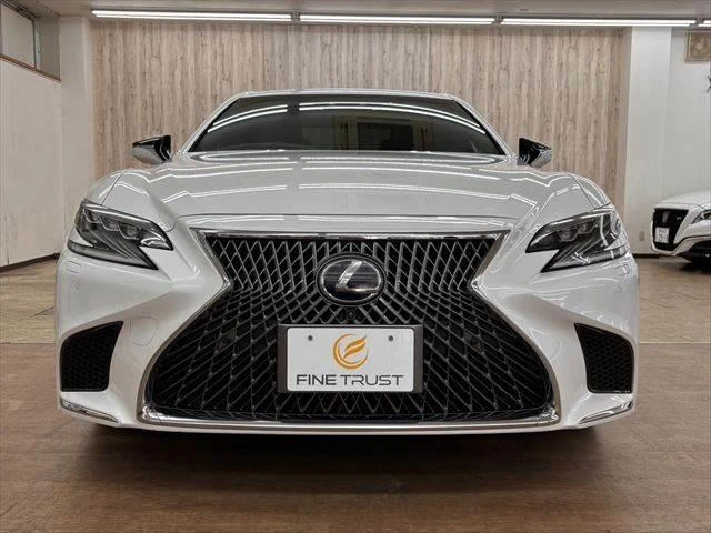 Lexus LS 12