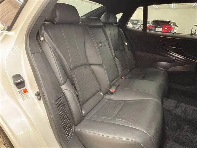 Lexus LS 7