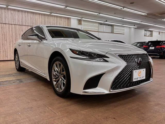 Lexus LS 13