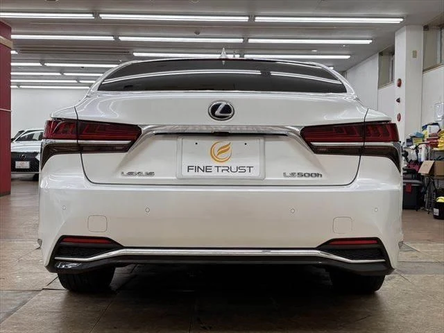Lexus LS 15
