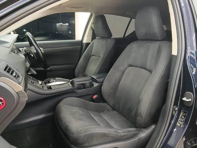 Lexus CT 27