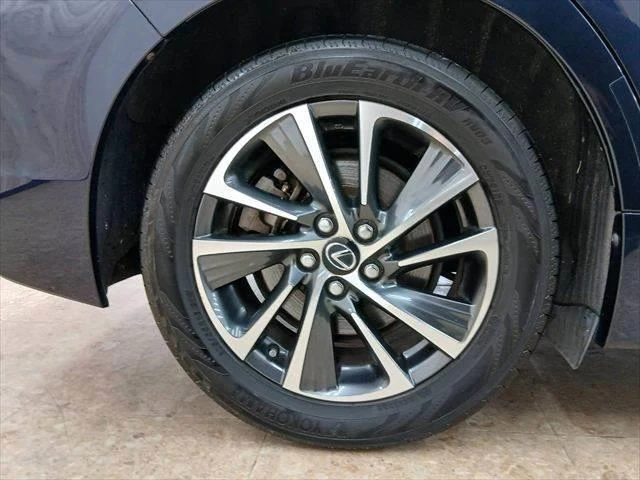 Lexus CT 21
