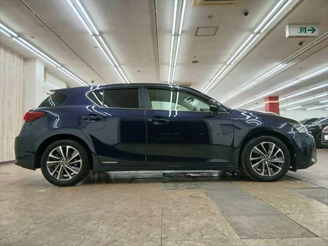 Lexus CT 11