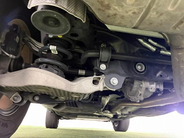 Land Rover DEFENDER 22