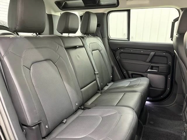 Land Rover DEFENDER 12