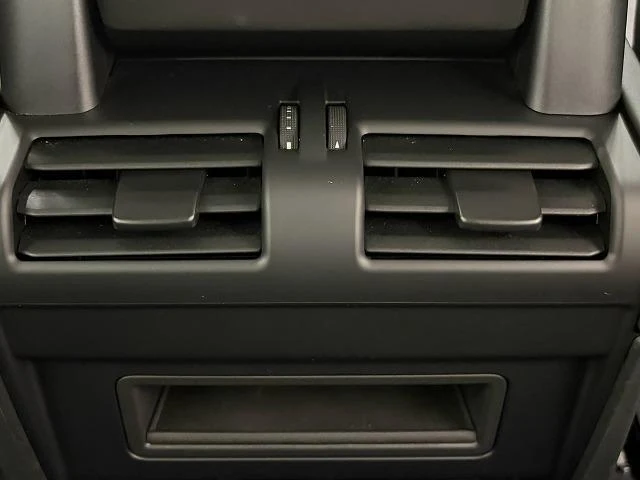 Land Rover DEFENDER 70