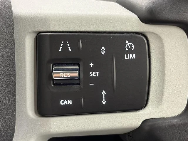 Land Rover DEFENDER 32