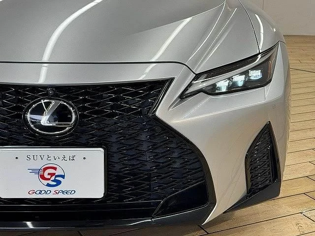 Lexus IS 20
