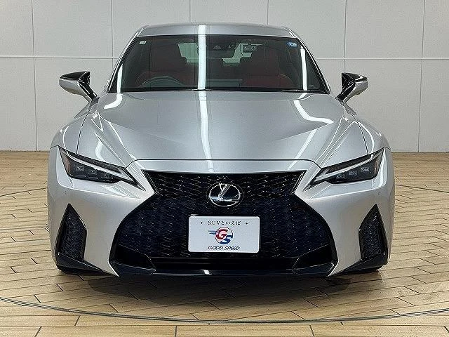 Lexus IS 57