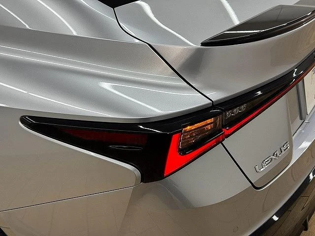 Lexus IS 23