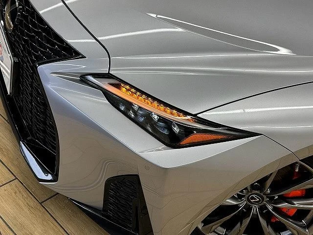Lexus IS 21