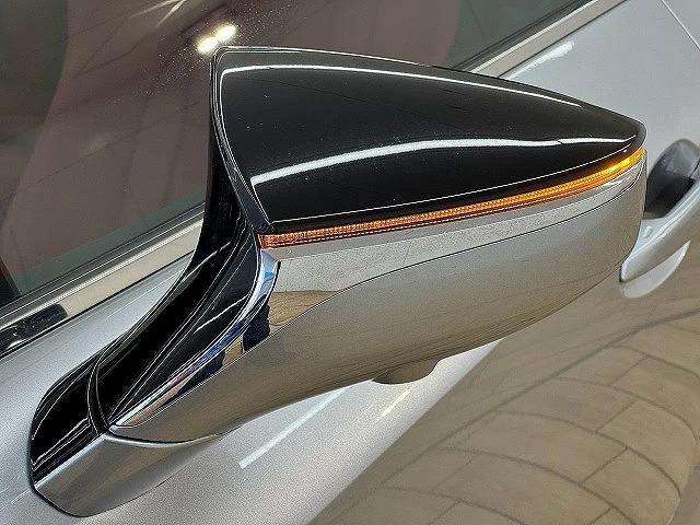 Lexus IS 22