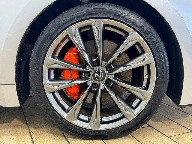 Lexus IS 24