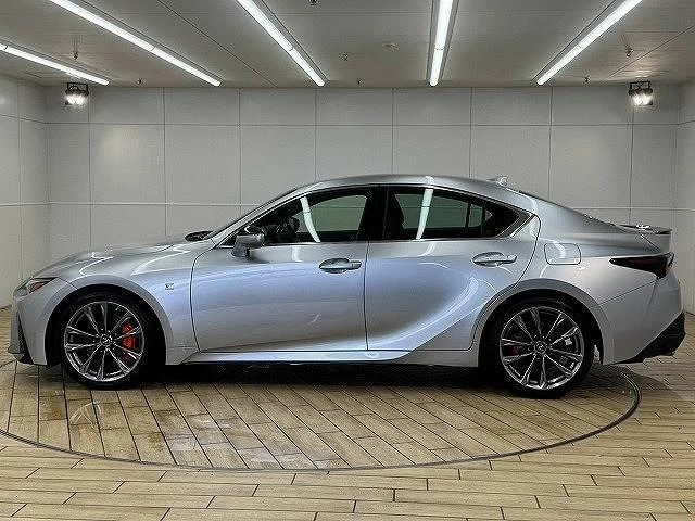 Lexus IS 17
